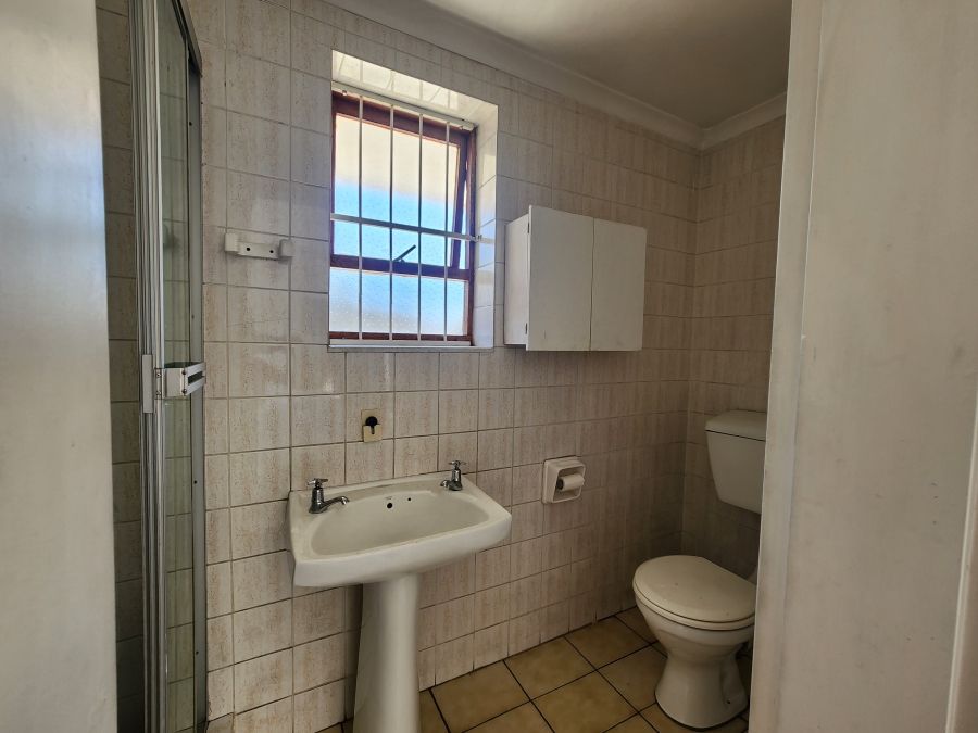 To Let 3 Bedroom Property for Rent in Mabille Park Western Cape